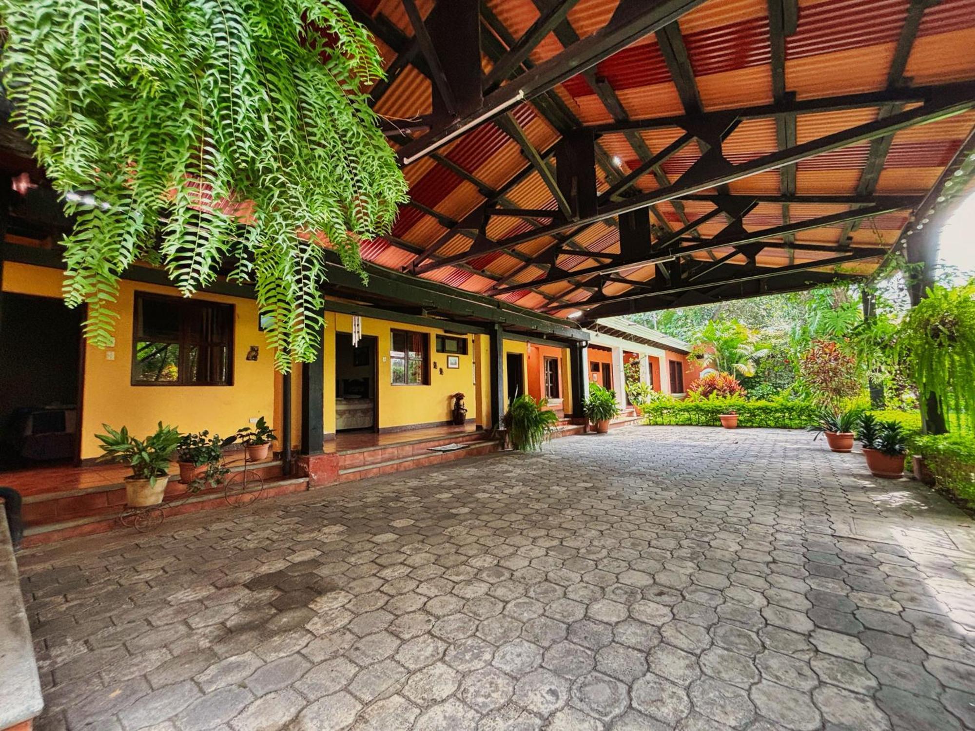 Alana Hotel By Ish Antigua Eksteriør billede